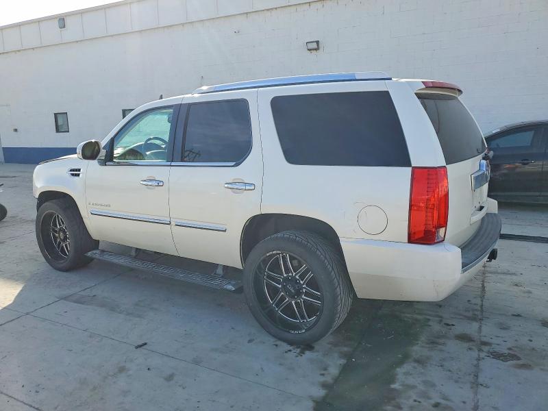 Photo 2 from auction – 2007 CADILLAC ESCALADE L with VIN 1GYFK63867R413582