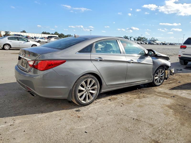 Photo 3 from auction – 2013 HYUNDAI SONATA with VIN 5NPEC4AC2DH807268