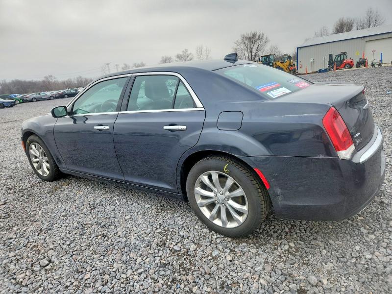 Photo 2 from auction – 2018 CHRYSLER 300 LIMITE with VIN 2C3CCAKG0JH268164