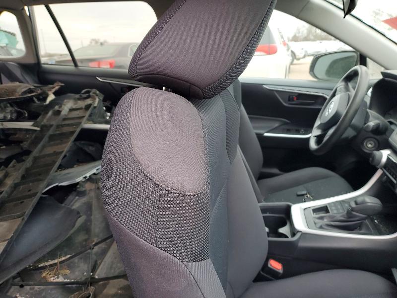 Photo 11 from auction – 2020 TOYOTA RAV4 with VIN 2T3F1RFVXLW096654