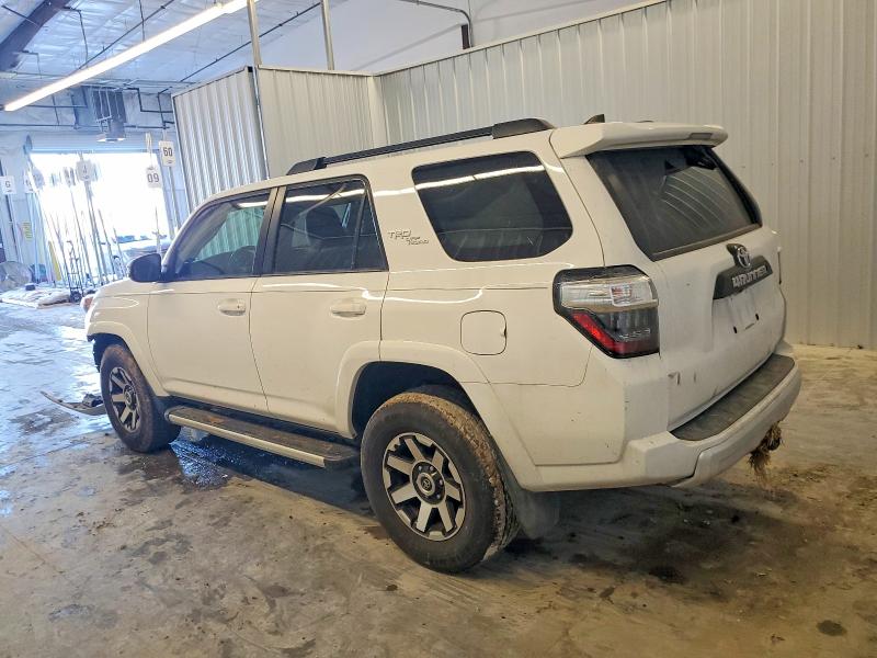 Photo 2 from auction – 2019 TOYOTA 4RUNNER with VIN JTEBU5JR6K5658446