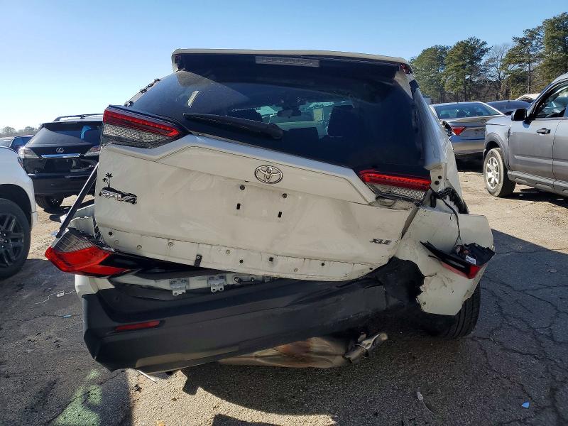 Photo 6 from auction – 2021 TOYOTA RAV4 XLE with VIN 2T3W1RFV2MW151891