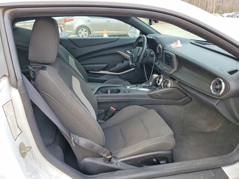 Photo 10 from auction – 2020 CHEVROLET CAMARO with VIN 1G1FB1RX9L0101836