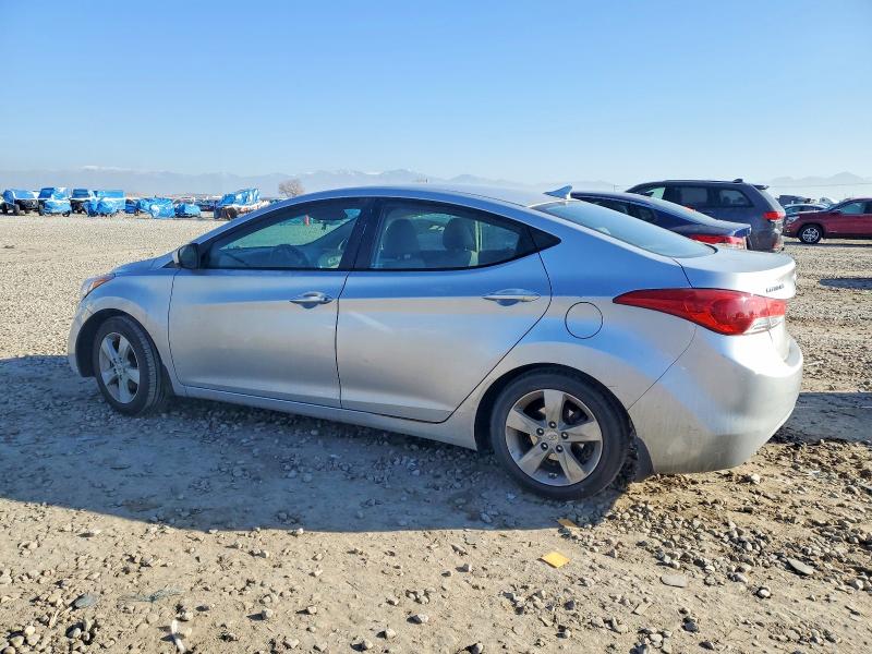 Photo 2 from auction – 2013 HYUNDAI ELANTRA with VIN KMHDH4AE6DU580179