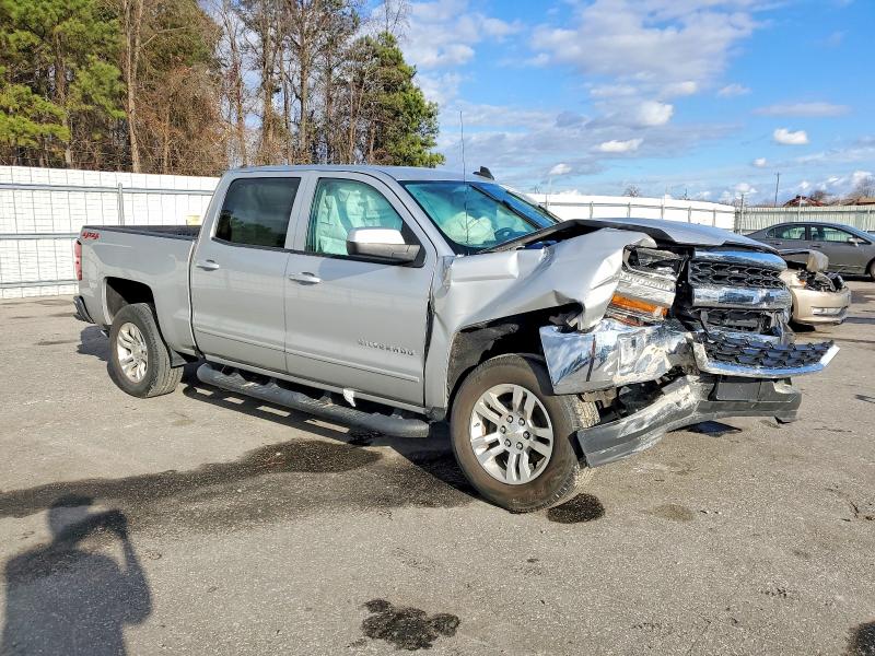 Photo 4 from auction – 2018 CHEVROLET SILVERADO with VIN 3GCUKREC2JG500449