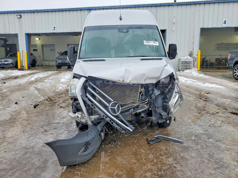 Photo 5 from auction – 2014 MERCEDES-BENZ SPRINTER with VIN WD3PF4CCXE5915582