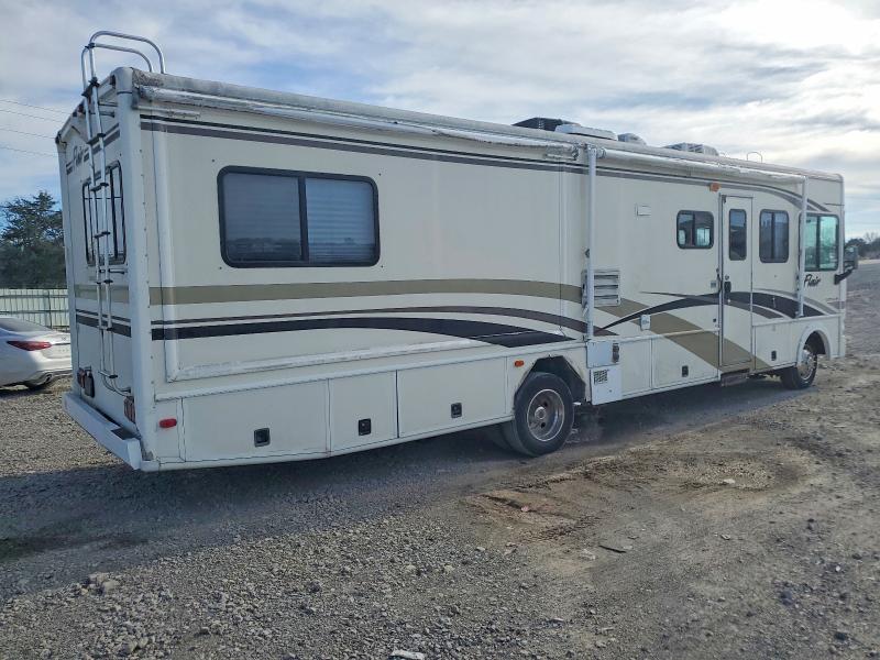 Photo 4 from auction – 2002 FLEETWOOD FLAIR with VIN 1FCNF53S820A01088