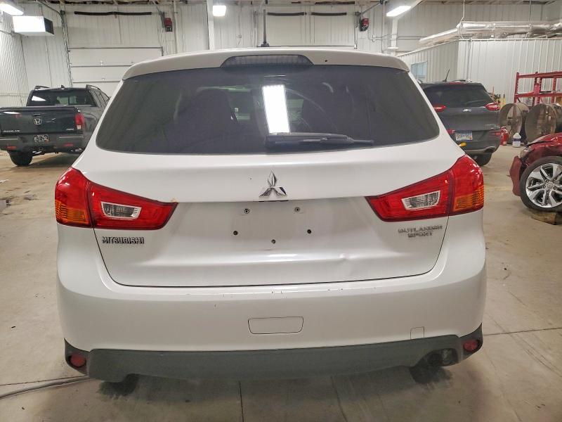 صورة رقم 6 من المزاد - 2015 MITSUBISHI OUTLANDER مع VIN 4A4AP3AU3FE020444