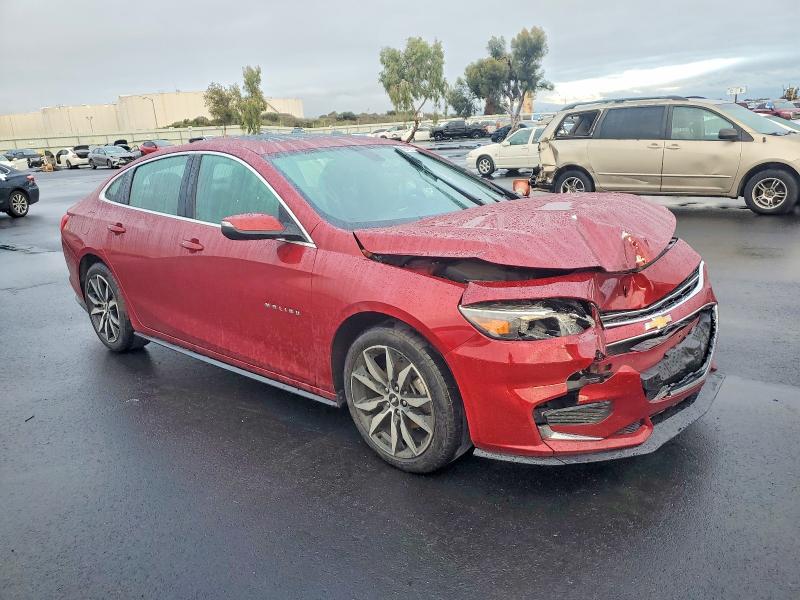 Photo 4 from auction – 2018 CHEVROLET MALIBU LT with VIN 1G1ZD5ST3JF282528