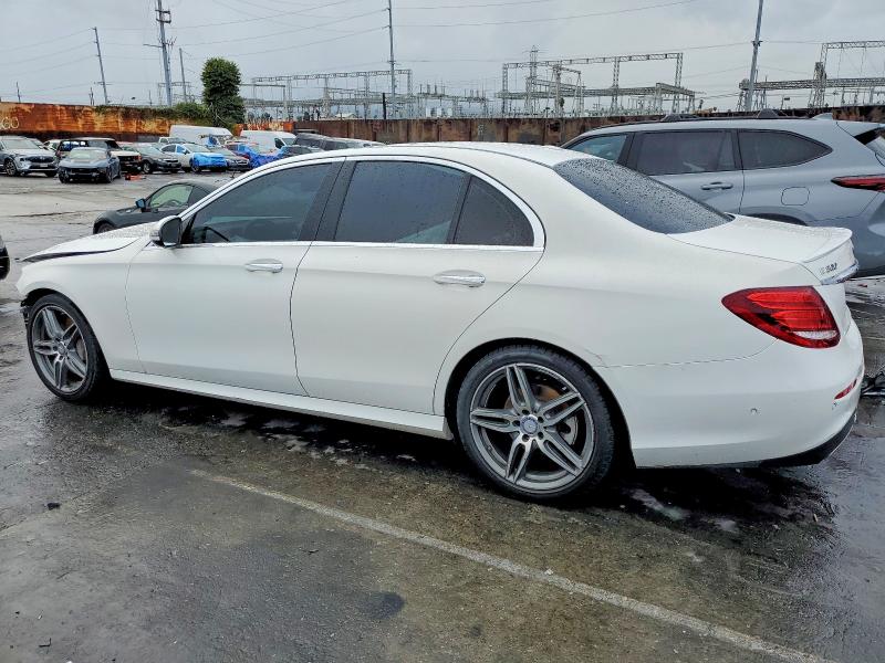 Photo 2 from auction – 2017 MERCEDES-BENZ E 300 with VIN WDDZF4JBXHA153641