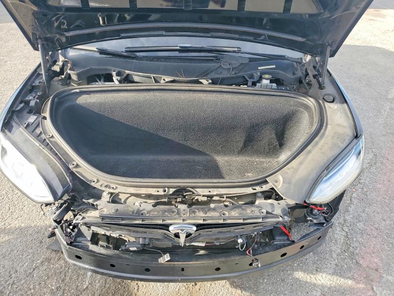 Photo 11 from auction – 2018 TESLA MODEL X with VIN 5YJXCBE2XJF136568