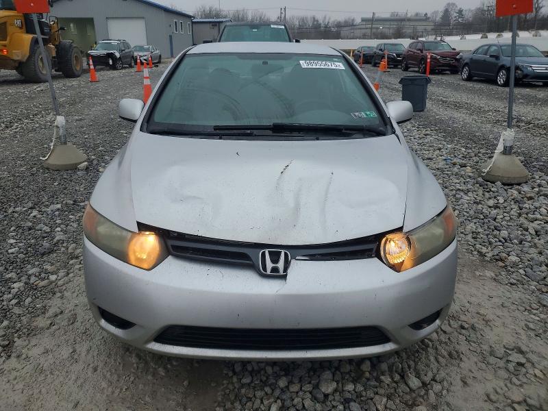 Photo 5 from auction – 2008 HONDA CIVIC LX with VIN 2HGFG11618H571374