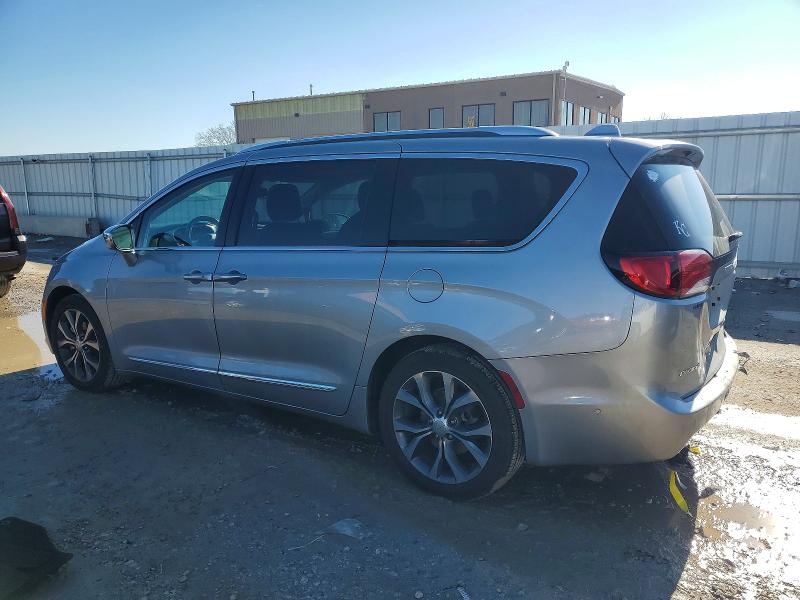 Photo 2 from auction – 2018 CHRYSLER PACIFICA with VIN 2C4RC1GG1JR103572