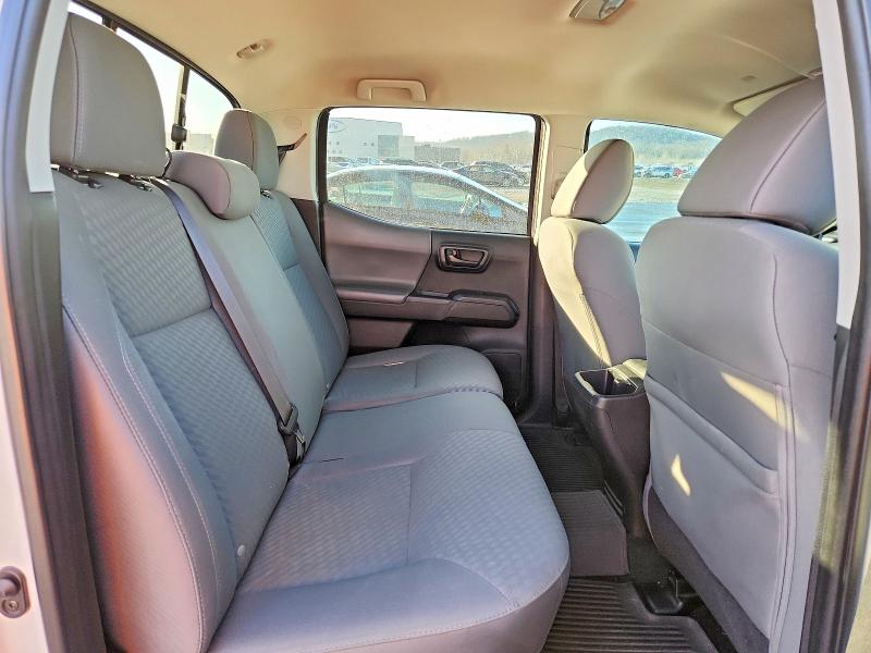 Photo 10 from auction – 2022 TOYOTA TACOMA DOU with VIN 3TYAX5GN1NT039414