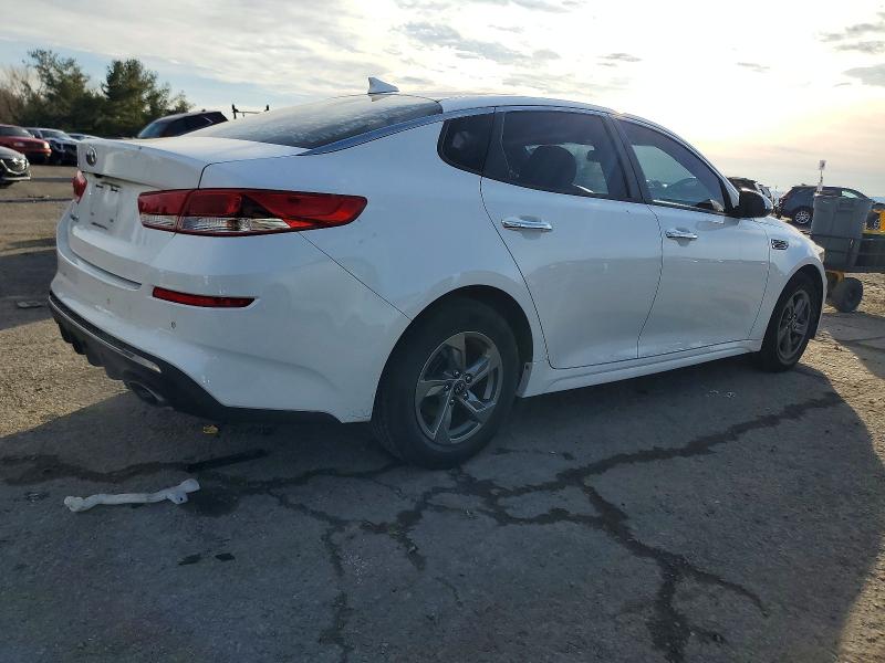 Photo 3 from auction – 2019 KIA OPTIMA with VIN 5XXGT4L38KG298947