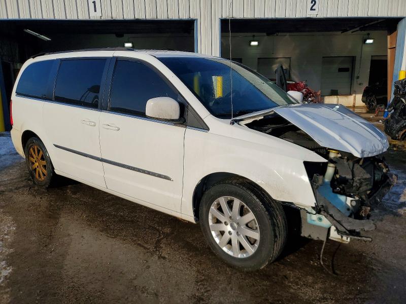 Photo 4 from auction – 2016 CHRYSLER TOWN & COU with VIN 2C4RC1BGXGR289239