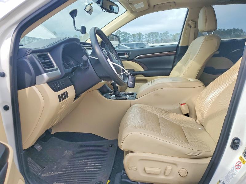 Photo 7 from auction – 2016 TOYOTA HIGHLANDER with VIN 5TDDKRFH1GS304961