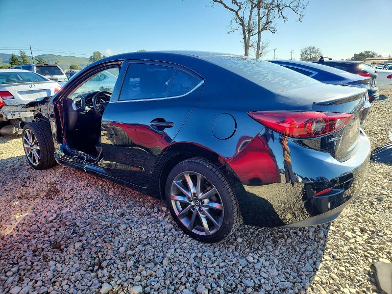 Photo 2 from auction – 2018 MAZDA 3 TOURING with VIN 3MZBN1V34JM190075