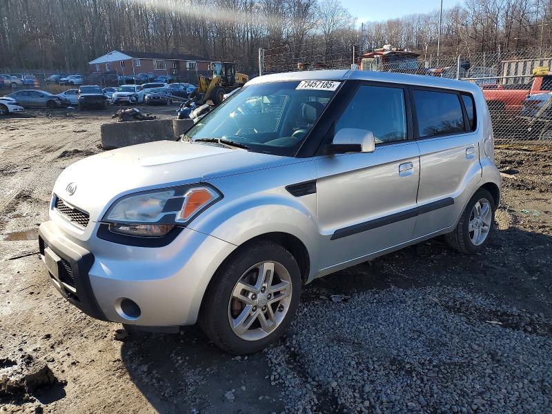 KIA SOUL + 2010 with VIN KNDJT2A24A7116687 - Photo from auction
