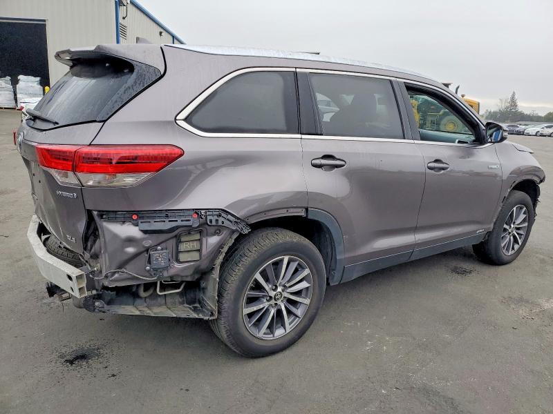 Photo 3 from auction – 2019 TOYOTA HIGHLANDER with VIN 5TDJGRFH5KS060597