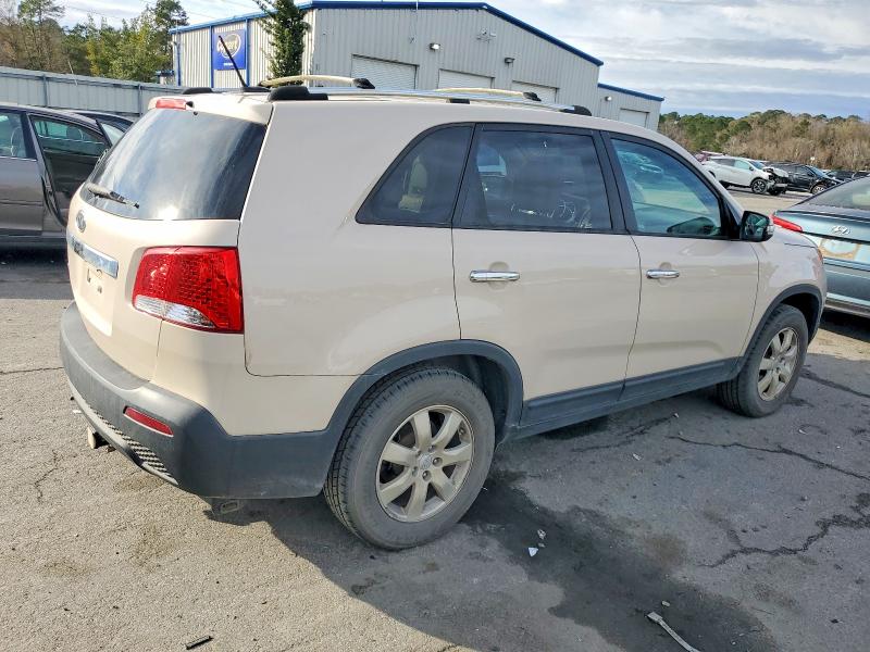 Photo 3 from auction – 2011 KIA SORENTO with VIN 5XYKT3A16BG045482