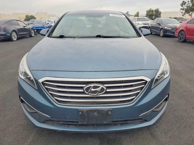 Photo 5 from auction – 2017 HYUNDAI SONATA SE with VIN 5NPE24AF0HH559847