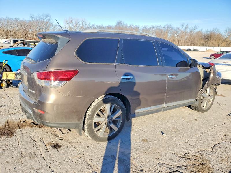 Photo 3 from auction – 2015 NISSAN PATHFINDER with VIN 5N1AR2MN0FC619339
