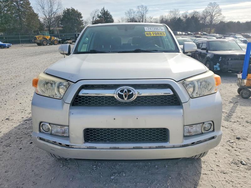 Photo 5 from auction – 2011 TOYOTA 4RUNNER SR with VIN JTEBU5JR7B5052301