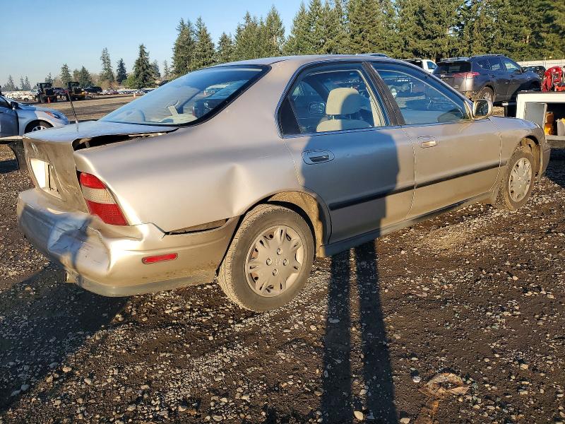 Photo 3 from auction – 1995 HONDA ACCORD LX with VIN 1HGCD5632SA123717