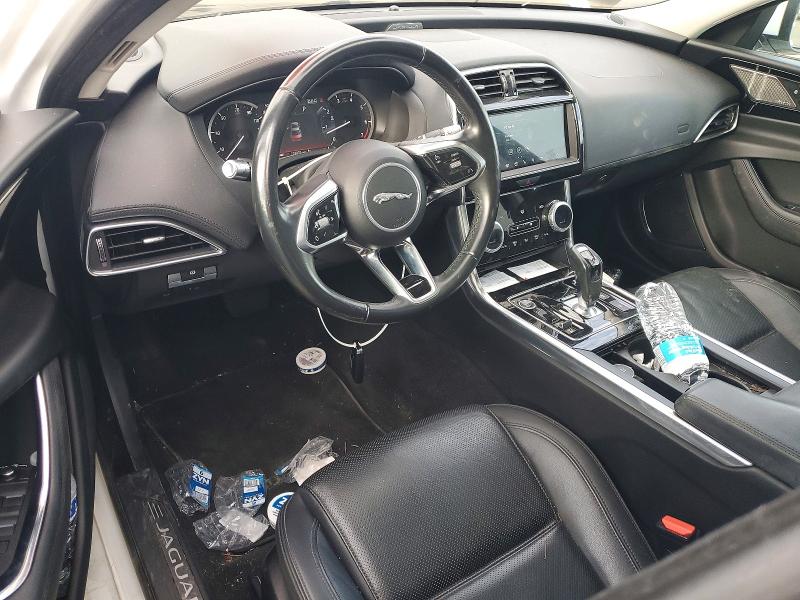 Снимка 8 от търг – 2020 JAGUAR XE с VIN SAJAE4FX6LCP63484