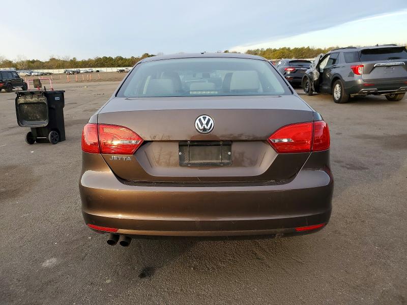 Photo 6 from auction – 2011 VOLKSWAGEN JETTA with VIN 3VW2K7AJ5BM390688