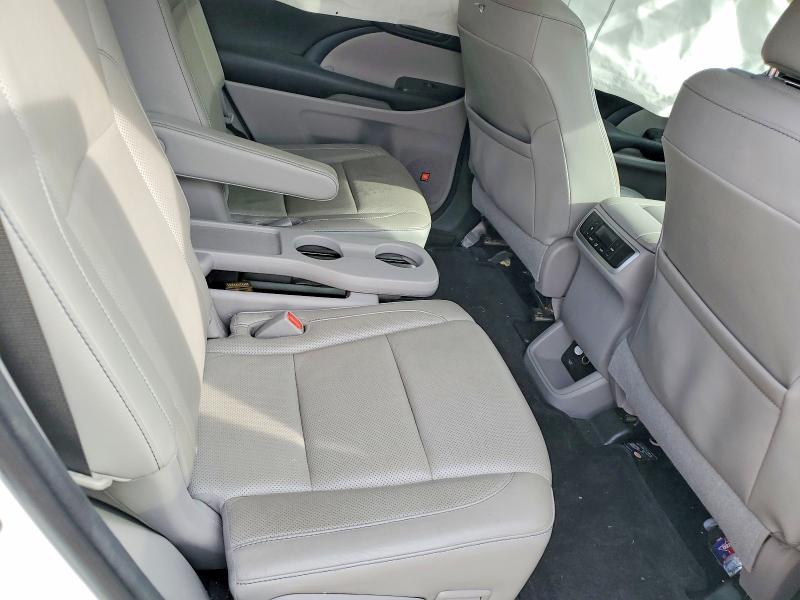 Photo 10 from auction – 2016 TOYOTA HIGHLANDER with VIN 5TDYKRFH0GS168811