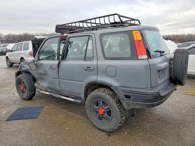 Photo 2 from auction – 1998 HONDA CR-V with VIN JHLRD1865WC053412