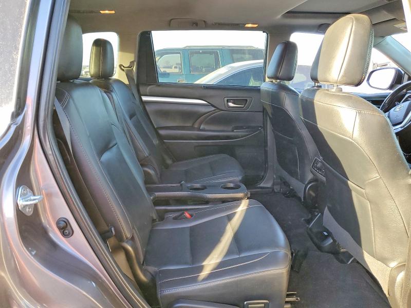 Photo 10 from auction – 2019 TOYOTA HIGHLANDER with VIN 5TDKZRFHXKS560978