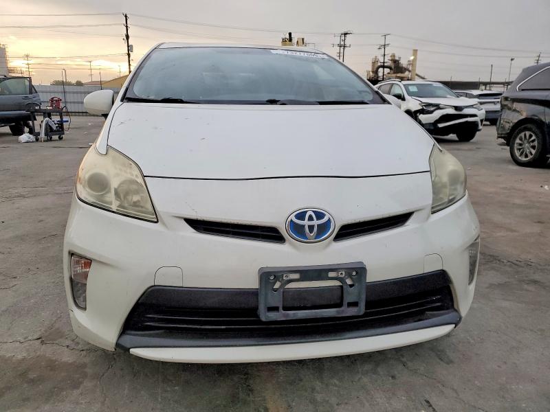 Photo 5 from auction – 2014 TOYOTA PRIUS with VIN JTDKN3DU0E1767728