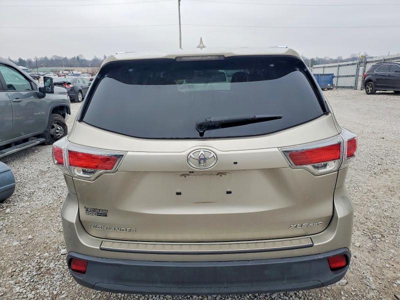 Photo 6 from auction – 2015 TOYOTA HIGHLANDER with VIN 5TDJKRFH7FS103437