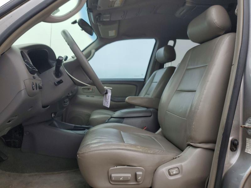 Photo 7 from auction – 2004 TOYOTA SEQUOIA SR with VIN 5TDZT34A74S235212