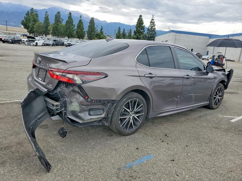 Photo 3 from auction – 2023 TOYOTA CAMRY with VIN 4T1S31AK9PU610984