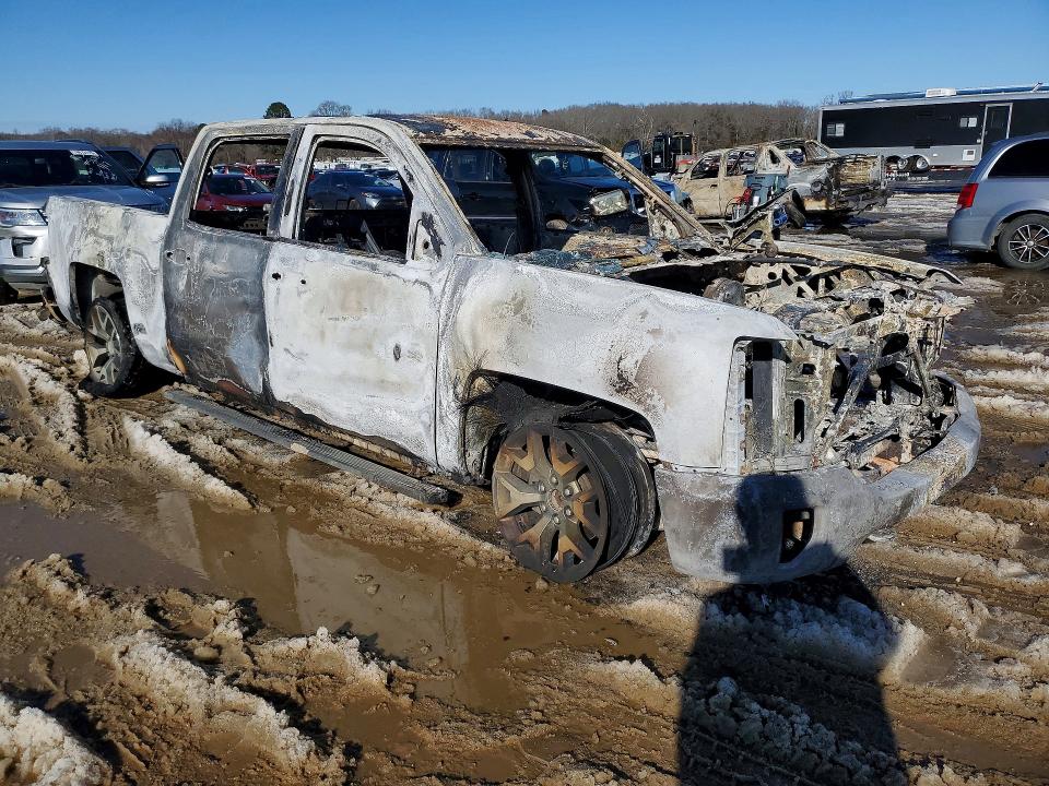 Photo 4 from auction – 2018 CHEVROLET SILVERADO with VIN 3GCUKREC4JG333513