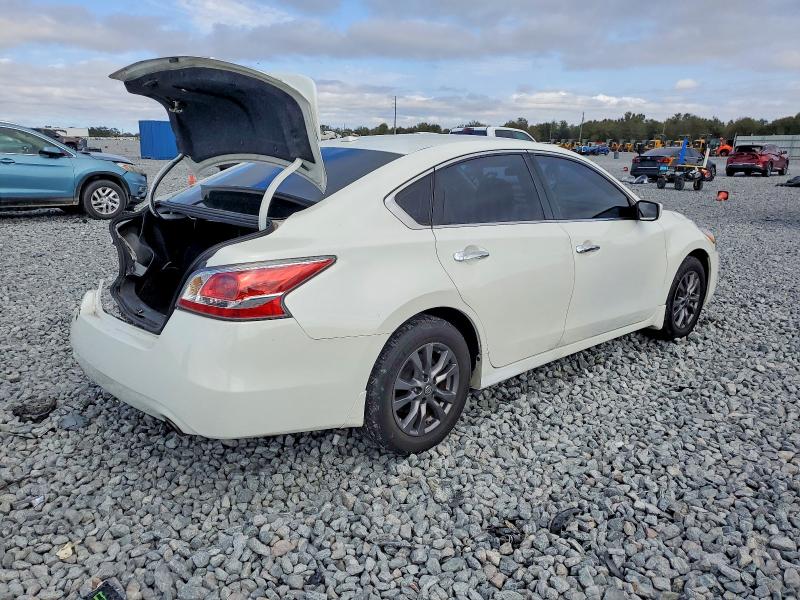 Photo 3 from auction – 2015 NISSAN ALTIMA 2.5 with VIN 1N4AL3AP2FC592085