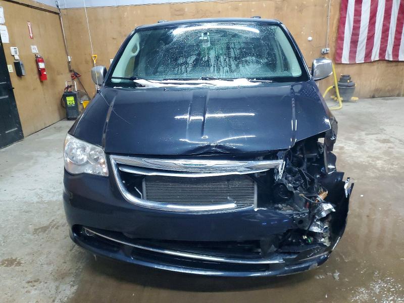 Photo 5 from auction – 2013 CHRYSLER TOWN & COU with VIN 2C4RC1CG7DR694209