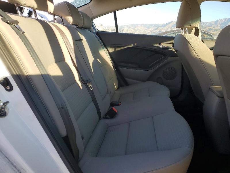 Foto 10 de la subasta – 2015 KIA FORTE con VIN KNAFX4A65F5327776