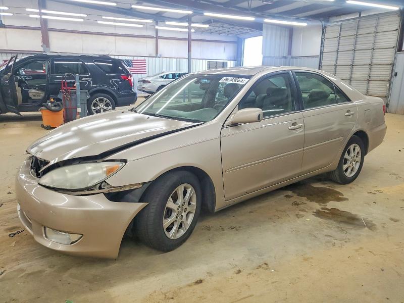 TOYOTA CAMRY LE 2005 with VIN 4T1BF32K75U607256 - Photo from auction