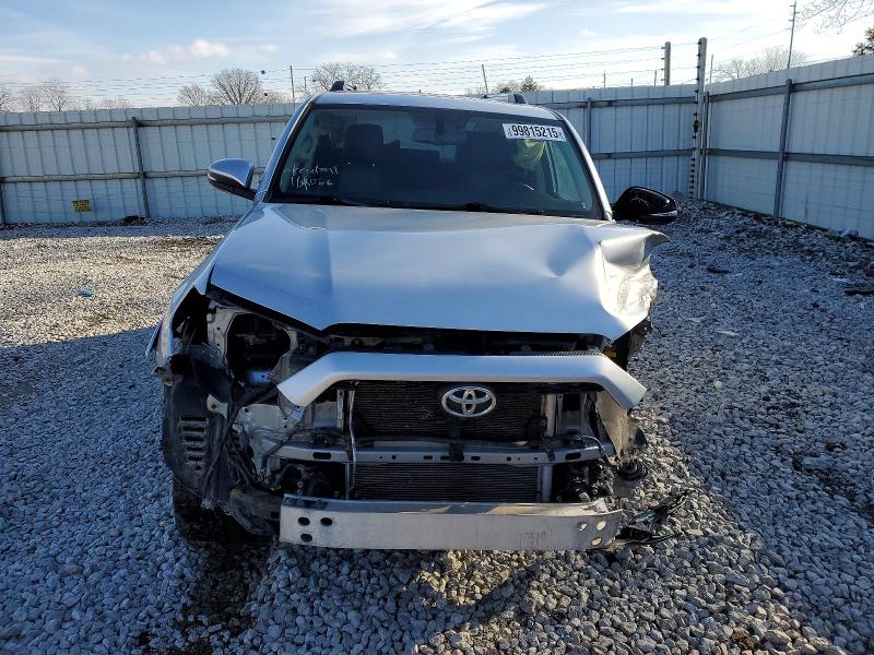 Photo 5 from auction – 2019 TOYOTA 4RUNNER SR with VIN JTEBU5JR1K5717774