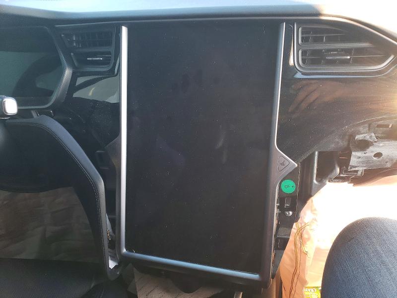 Photo 9 from auction – 2018 TESLA MODEL X with VIN 5YJXCBE21JF130125