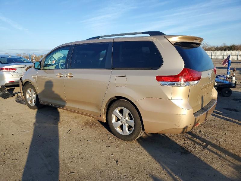 Photo 2 from auction – 2014 TOYOTA SIENNA with VIN 5TDKK3DC9ES436701