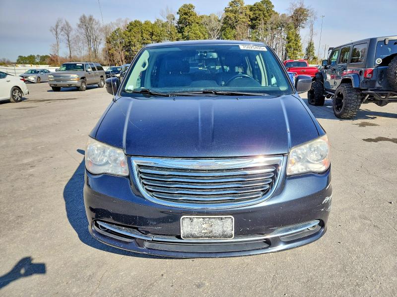 Photo 5 from auction – 2014 CHRYSLER TOWN & COU with VIN 2C4RC1BG7ER467332