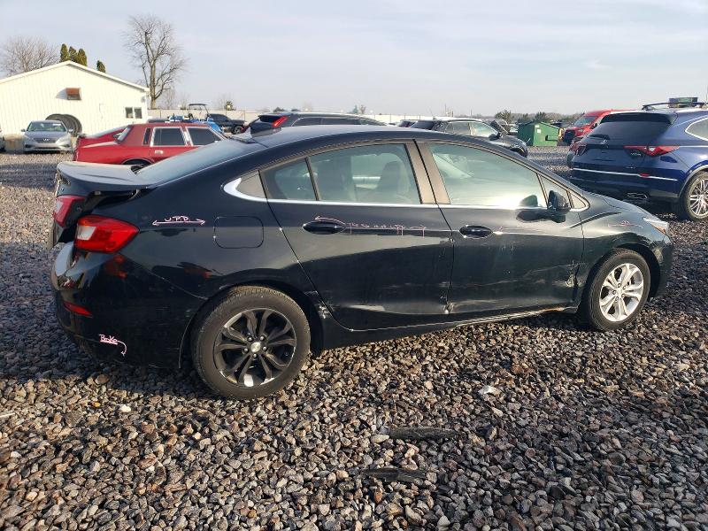 Photo 3 from auction – 2019 CHEVROLET CRUZE with VIN 1G1BE5SM2K7100742