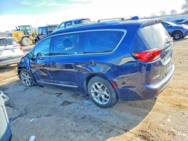 Photo 2 from auction – 2018 CHRYSLER PACIFICA with VIN 2C4RC1BG4JR111057