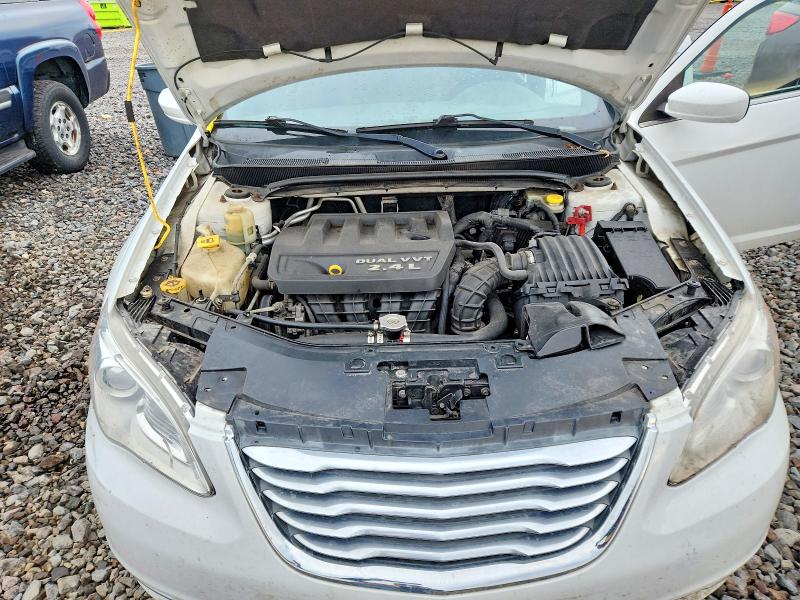 Photo 11 from auction – 2013 CHRYSLER 200 with VIN 1C3CCBBB8DN652926